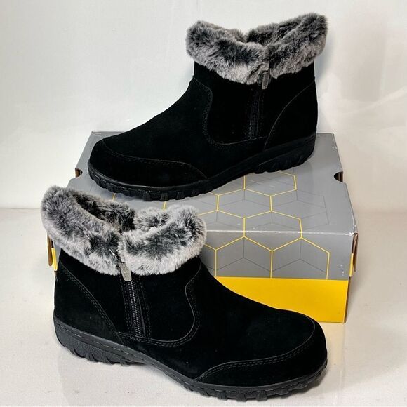 Khombu Blend Water-Resistant Suede Ankle Boots - Picture 5 of 7